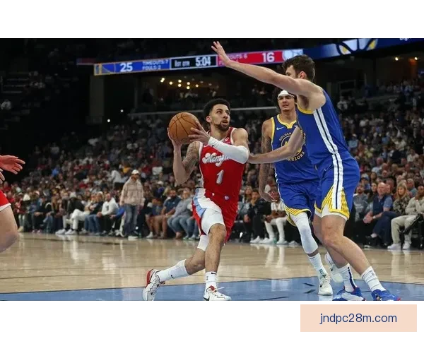 奥兰多魔术险胜孟菲斯灰熊 拉塞尔发挥出色带领球队取胜